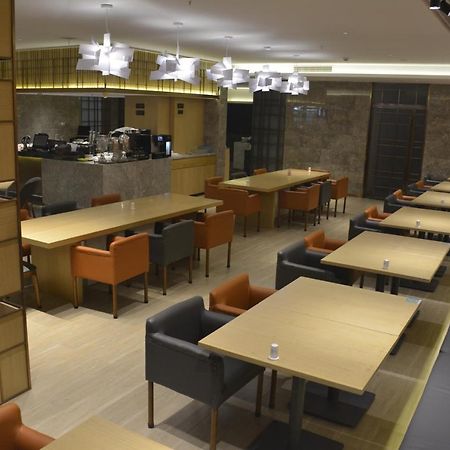 Vienna International Hotel - Expo Branch Шанхай Екстериор снимка