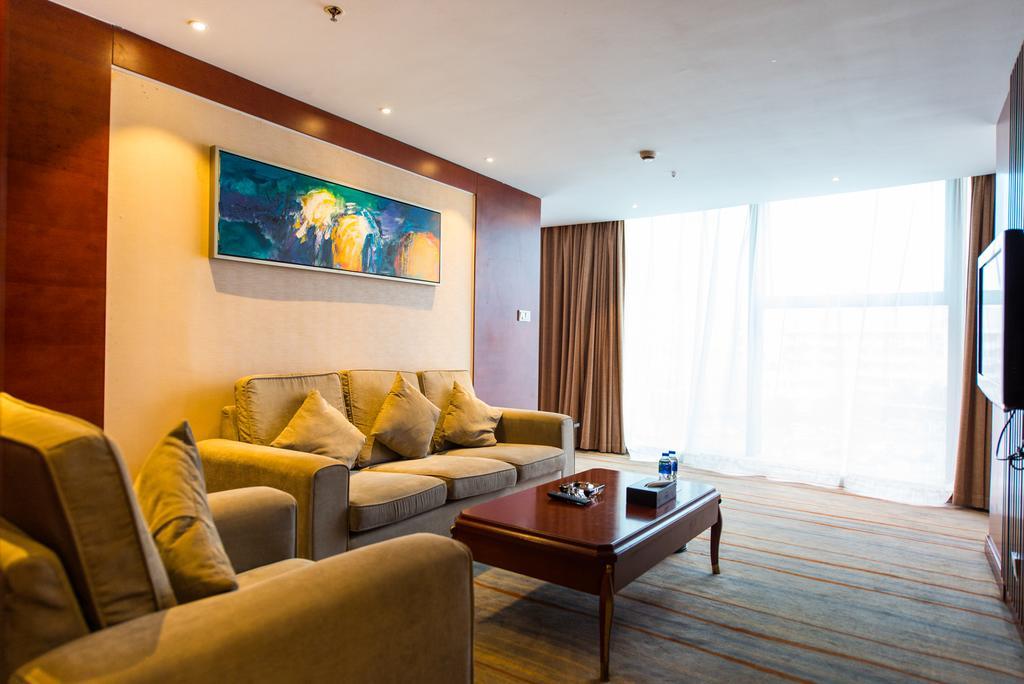 Vienna International Hotel - Expo Branch Шанхай Екстериор снимка