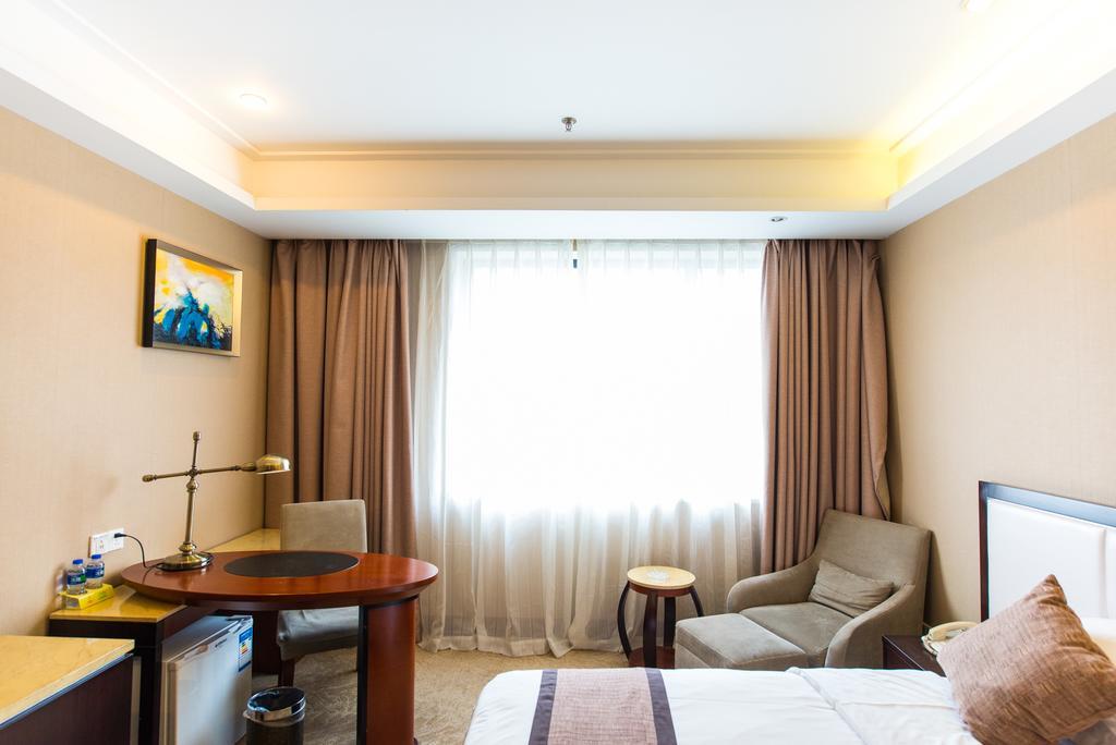 Vienna International Hotel - Expo Branch Шанхай Екстериор снимка
