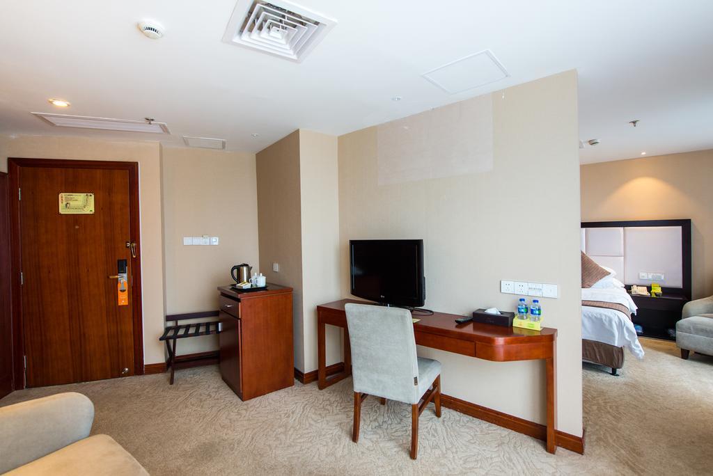 Vienna International Hotel - Expo Branch Шанхай Екстериор снимка
