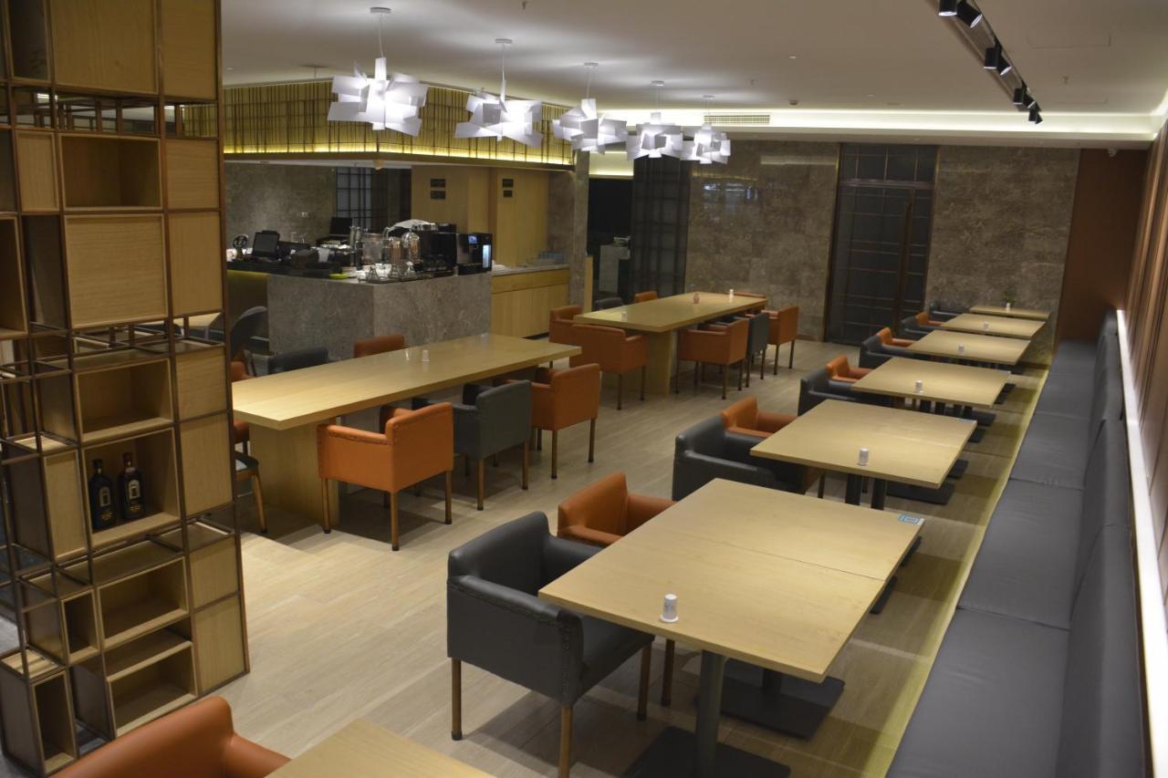 Vienna International Hotel - Expo Branch Шанхай Екстериор снимка